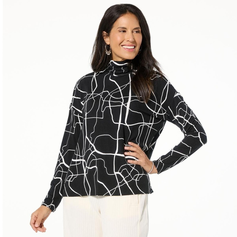 WynneLayers Easiy-Fit Boxy Turtleneck Tee - Wondering Line Print - Black - Small
